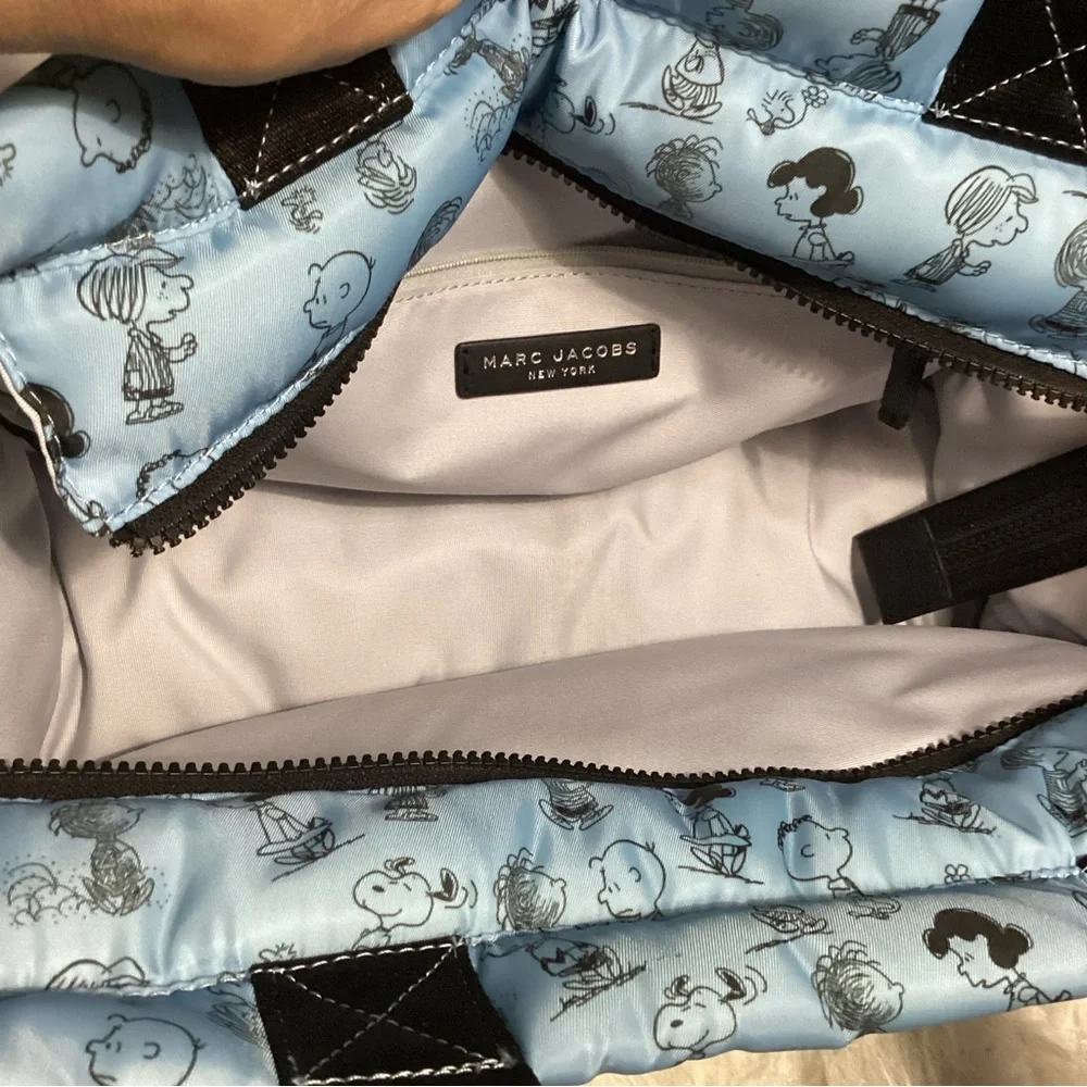 Marc Jacob’s x Peanuts Snoopy Character Printed Blue Nylon Puffy Tote NWOT - Picture 12 of 14